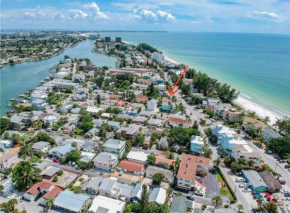 Cozy Beach House, Sunset Beach, Treasure Island Prime Location
